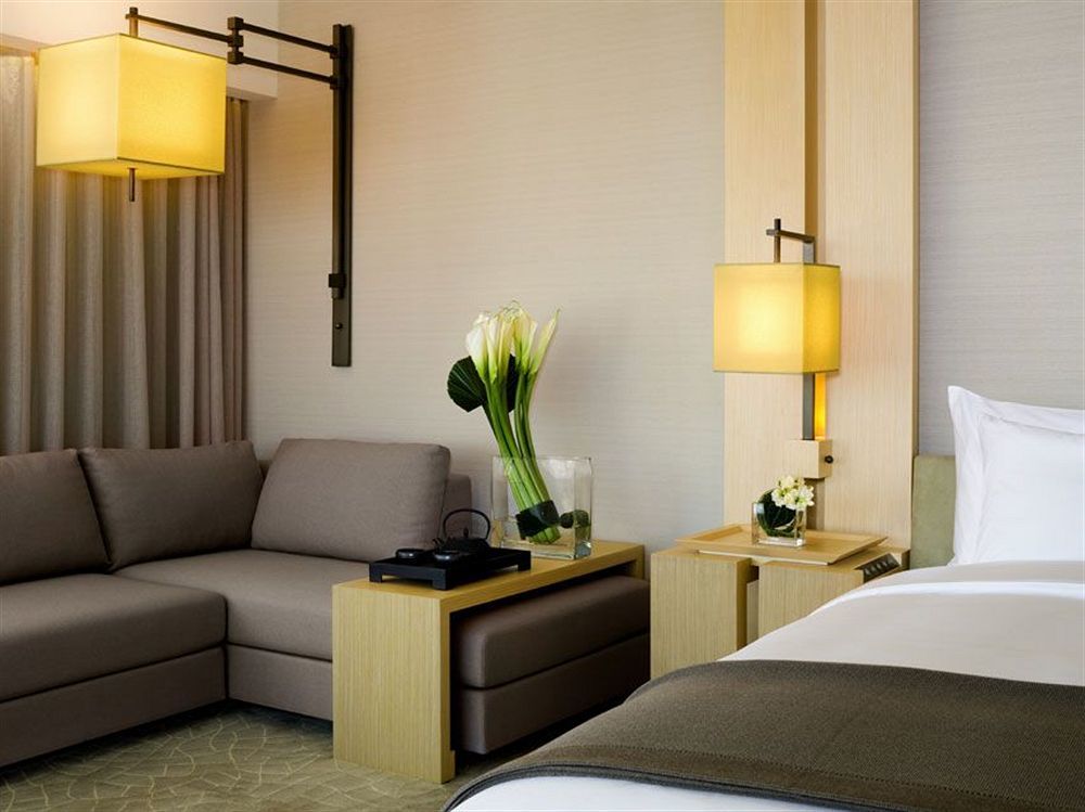 The Upper House Hotel Hong Kong Exterior photo