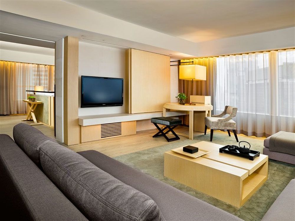 The Upper House Hotel Hong Kong Exterior photo